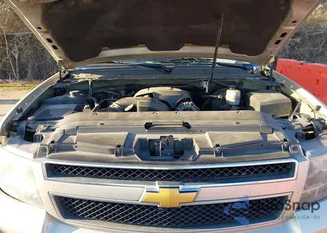 2013 Chevrolet Suburban 1500 Lt z USA, uszkodzony, nr VIN 1GNSCJE04DR125820